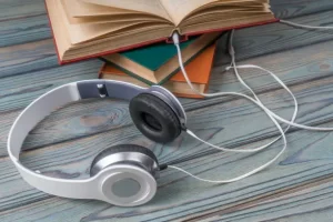 Cuffie e libro